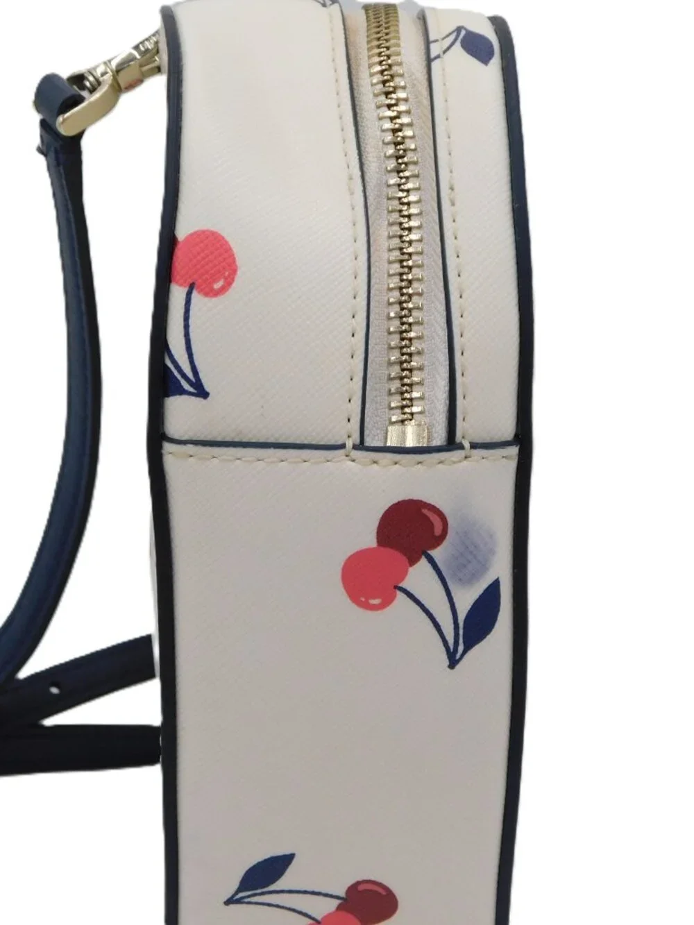 kate spade New York Love Shack Cherry Heart Crossbody in Cream | Stained | Fair
